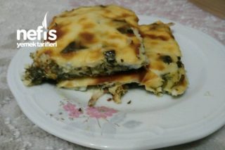 Beşamel Soslu Ispanaklı Börek Tarifi