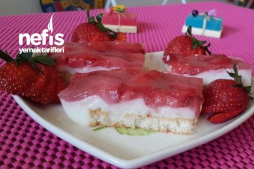 Etimekli Çilek Jöleli Pratik Pasta Nefis Yemek Tarifleri