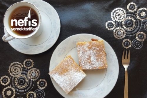 Fırın Tepsisinde Pudra Şekerli Kek Nefis Yemek Tarifleri