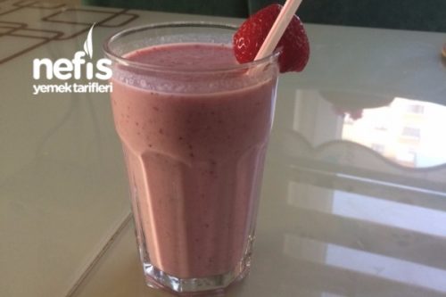 Ev Yapımı Çilekli Milkshake Videosu Ev Yapımı Çilekli Milkshake Videosu
