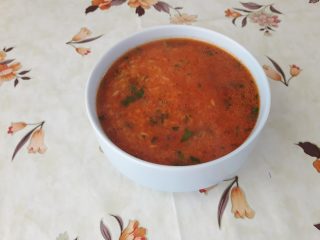 Dayanamadım canım çekti ve Pirinç Çorbasını yaptım :) Tarifin için tşkler Emine,gercekten güzel oldu tadı süper...