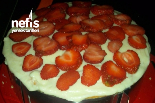 Çilekli Yaş Pasta Nefis Yemek Tarifleri 3196285