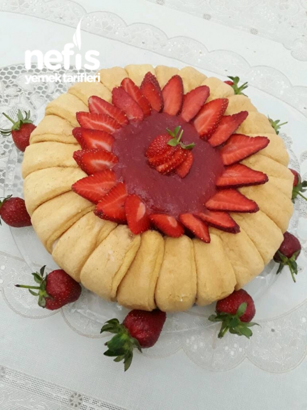 Kedidili Çilekli Pasta Nefis Yemek Tarifleri