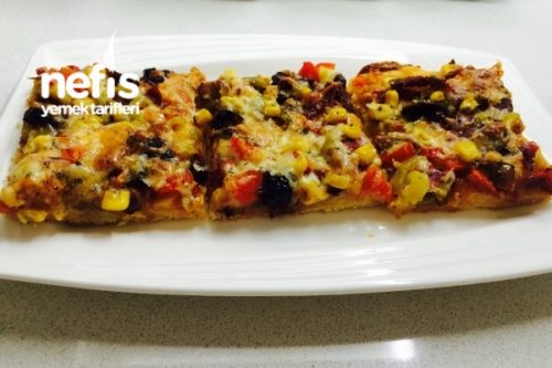 Nefis Ev Yapımı Pizza (Ayrıntılı Anlatım) Tarifi