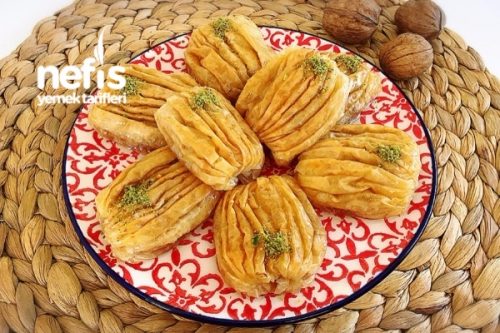 Pratik Büzme Baklava (Gazete Baklavası)