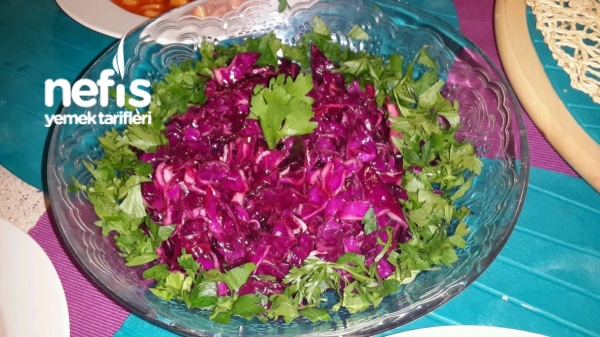 Sarımsaklı Mor Lahana Salatası