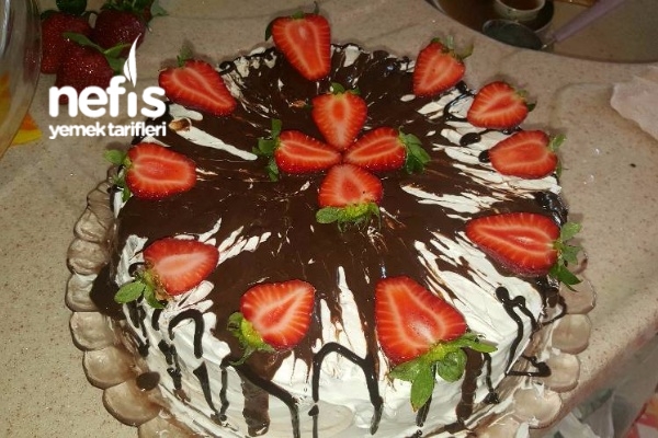 Nefis Çilekli Yaş Pasta Nefis Yemek Tarifleri 3224642