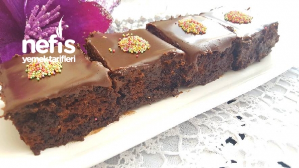 Browni Tadında Çikolatalı Duble Islak Kek