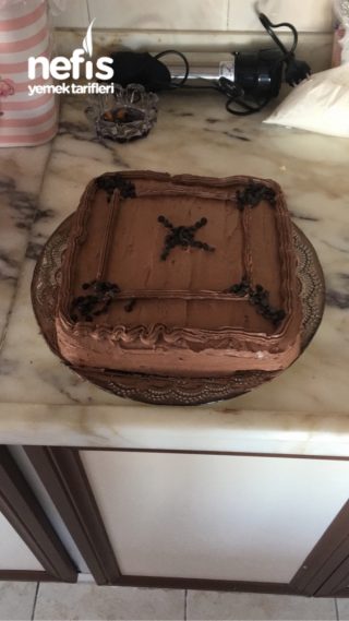 Çikolatalı Çilekli Enfes Pasta
