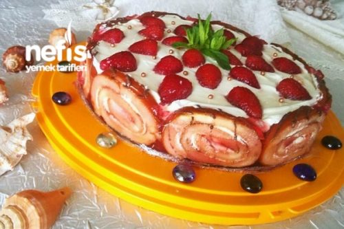 Çilekli ve yaz peynirli yaz pastası Çilekli ve yaz peynirli yaz pastası