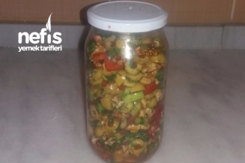 Sebzeli Zeytin Salatası Tarifi