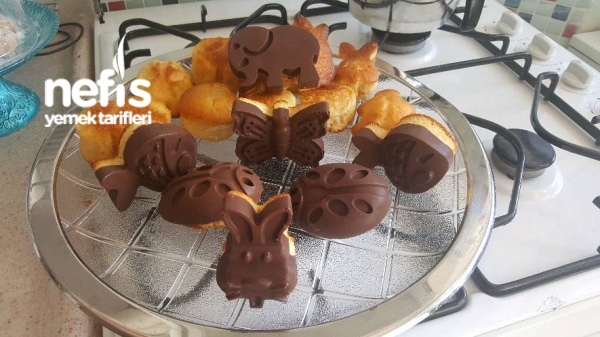 Çikolata Kaplı Kekler