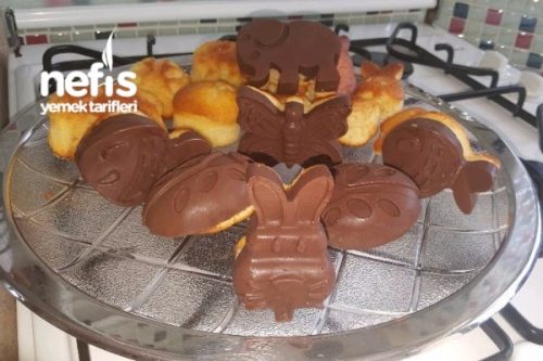 Çikolata Kaplı Kekler Tarifi