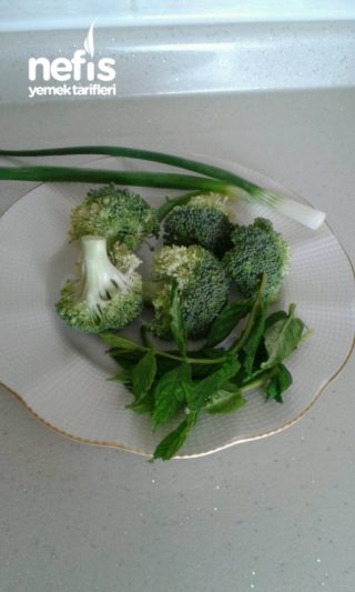 Naneli Brokoli Mezesi ( Harika)