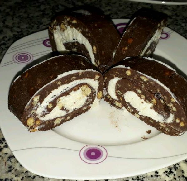 Bisküvili Soğuk Rulo Pasta Nefis Yemek Tarifleri