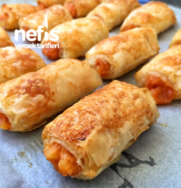 Baklavalık Yufkadan Efsane Börek Nefis Yemek Tarifleri