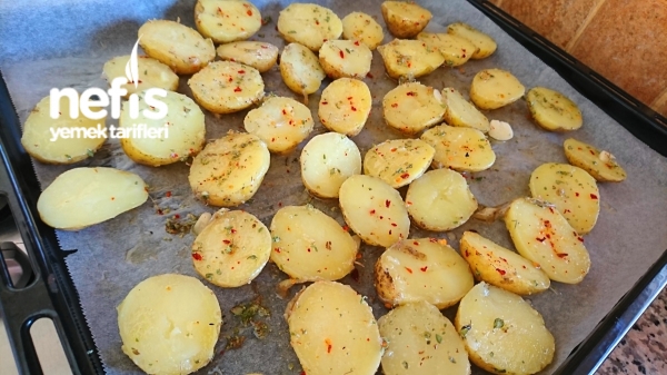 Fırında Zeytinyağlı Baharatlı Bebe Patates