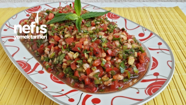 Kebapçı Ezme Salatası