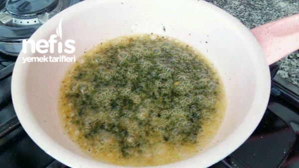 Erişteli Yeşil Mercimekli Yoğurt Çorbası