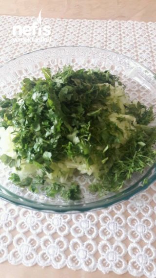 Yoğutlu Salatalık Salatası