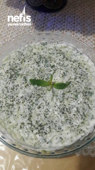 Yoğutlu Salatalık Salatası