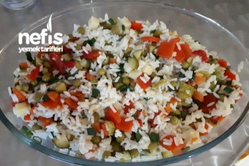 Pratik Garnitürlü Pirinç Salatası Tarifi