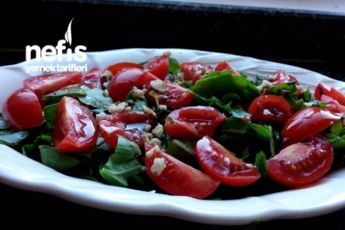 Çeri Domatesli Roka Salatası Tarifi