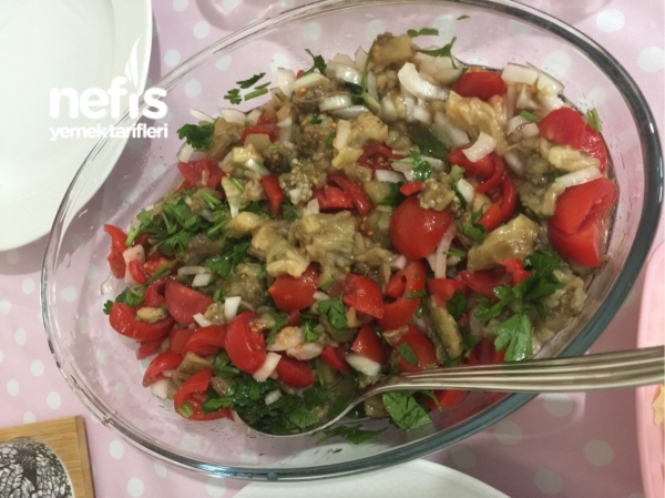 Köz Patlıcanlı Salata