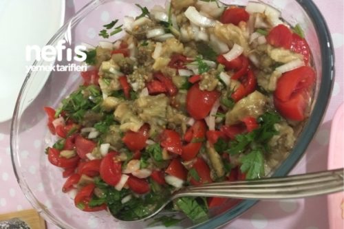 Köz Patlıcanlı Salata Tarifi