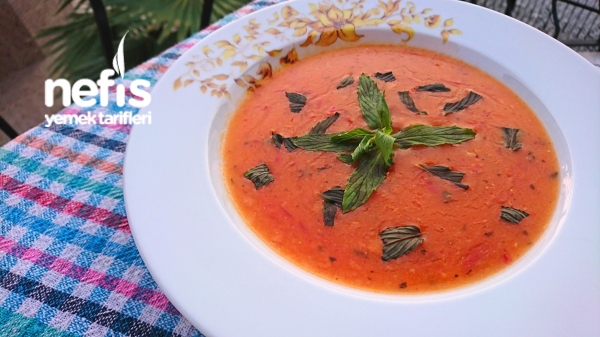 Tarhana Çorbası – Taze Sarımsaklı ve Taze Naneli