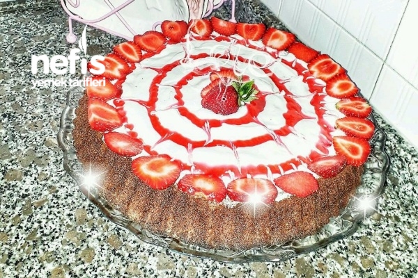 Çilekli Tart Kek Nefis Yemek Tarifleri 3367394