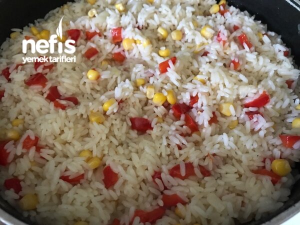 Kırmızı Biber Ve Mısırlı Pirinç Pilavı (Lezzeti Garanti ...