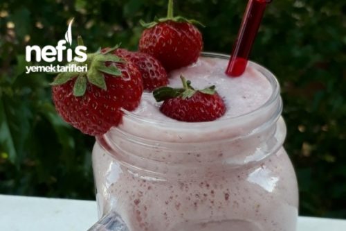 Ev Yapımı Çilekli Milkshake Videosu Ev Yapımı Çilekli Milkshake Videosu