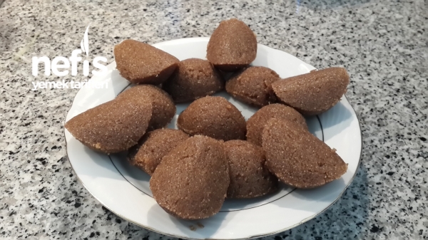 Damla Sakızlı Türk Kahveli İrmik Helvası Nefis Yemek Tarifleri