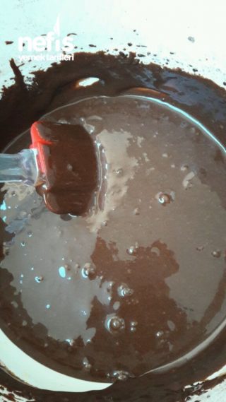 Bol Çikolata Soslu Kek(bu Tarif Kaçmaz!!!)
