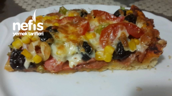 Evde Yapabileceğiniz Kolay Pizza Tarifi