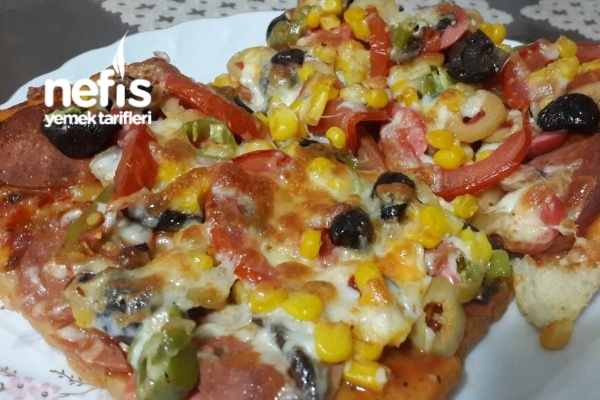 Evde Yapabileceğiniz Kolay Pizza Tarifi Nefis Yemek Tarifleri
