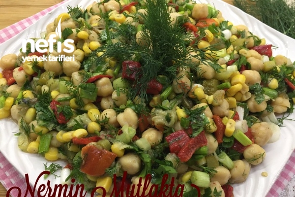 Köz Patlıcanlı Nohut Salatası