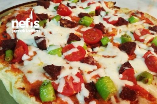 Bazlamadan Kolay Pizza Tarifi