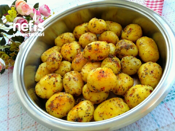 Tereyağlı Baharatlı Minik Patatesler