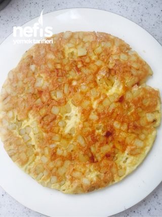 Patatesli Omlet(az Malzeme Çok Lezzet)