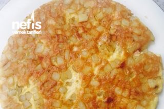 Patatesli Omlet (Az Malzeme Çok Lezzet) Tarifi