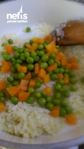 Sebzeli Tavuklu Pirinç Pilavı