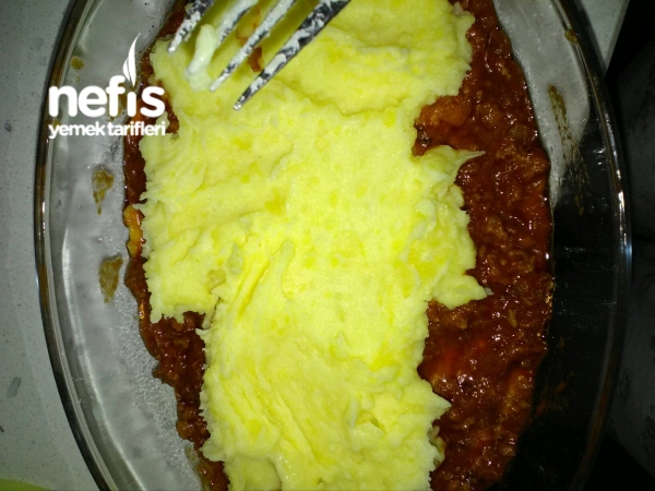 Tadında (Patates Püreli Kıymalı Kaşarlı Fırın Yemeği) Nefis Yemek