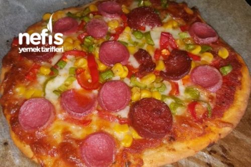 İnce Hamurlu Nefis Pizza Tarifi