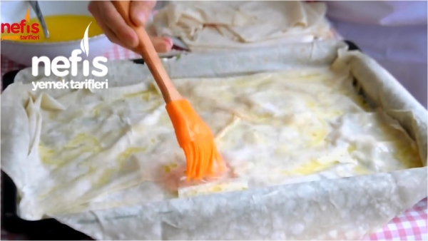 Peynirli Tepsi Böreği Nasıl Yapılır? Nefis Yemek Tarifleri