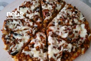 Patlıcanlı Pizza (Mutlaka Deneyin) Tarifi