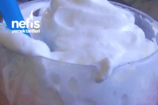 Çilekli Buzlu Sütlü Yaz İçeceği Tarifi