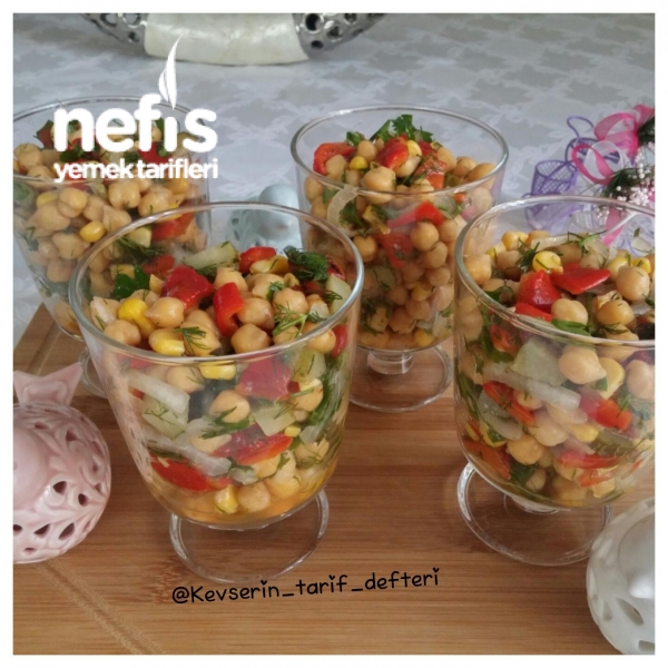 Nefis Nohut Salatası Tarifi
