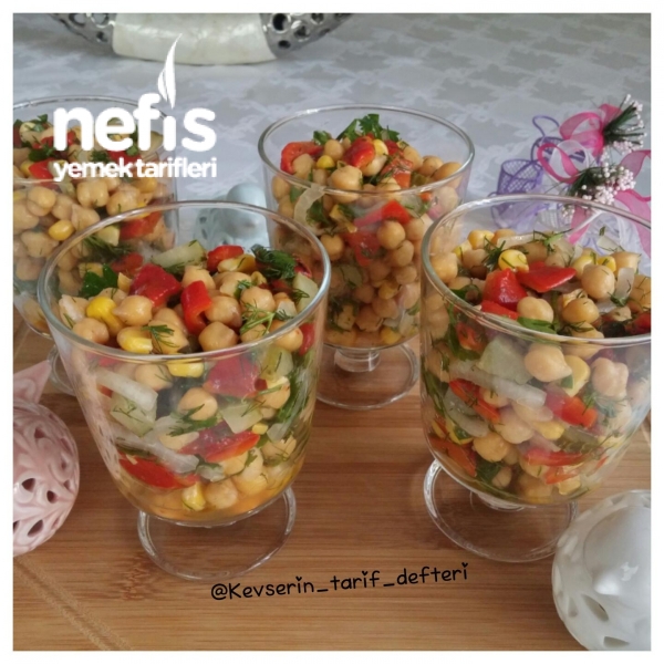 Nefis Nohut Salatası Tarifi